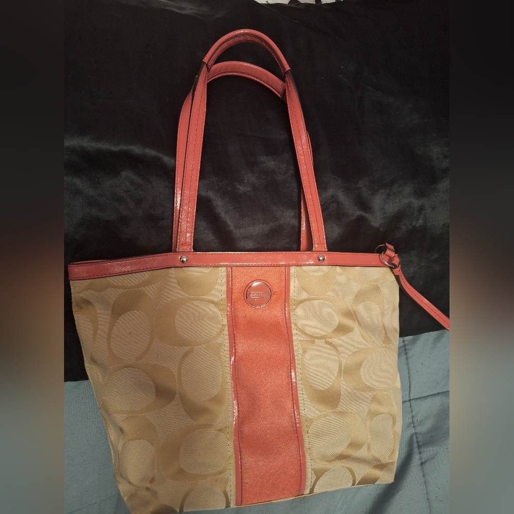 Authentic Coach Bag perfect for Spring 2024.  Petite size with some minor flaws.